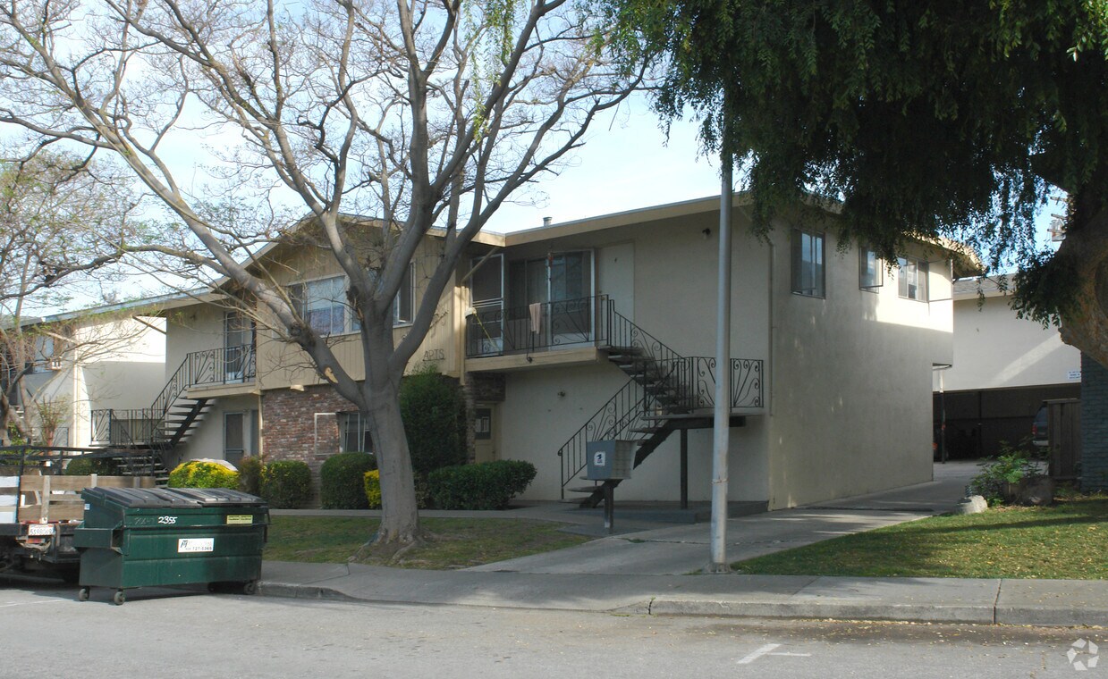 Building Photo - 2355 Sutter Ave