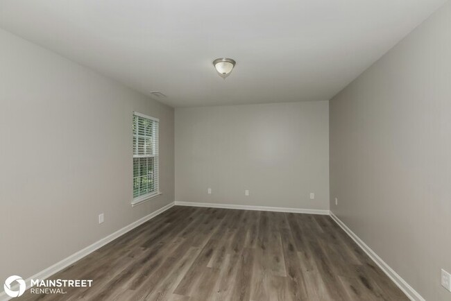 Building Photo - 1001 Meadowbrook Ln SW