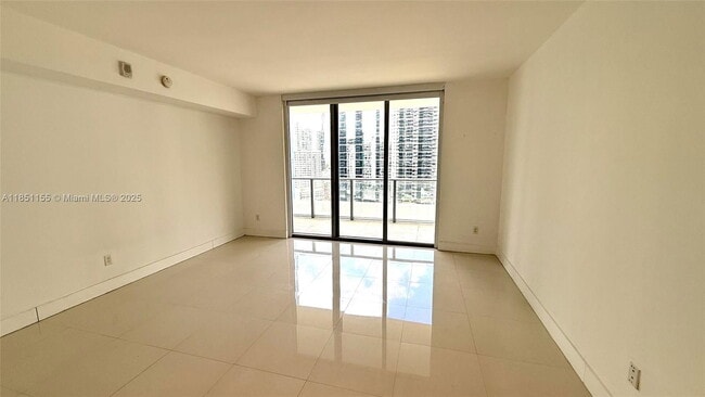 Building Photo - 1300 Brickell Ave