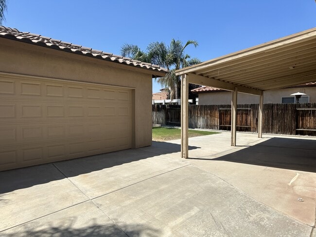 Building Photo - 229 Villa Elegante Dr