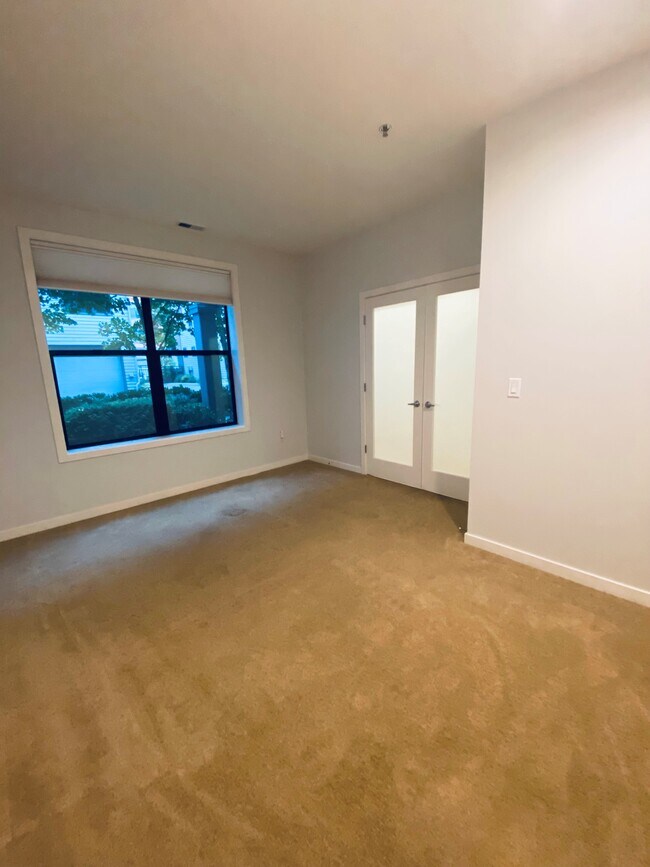 Den 1 - 1420 NW 20th Ave