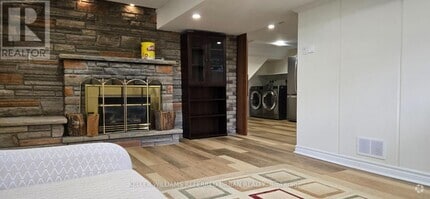 Building Photo - 49 Halkin Crescent