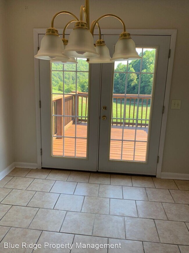 Building Photo - 3 br, 2 bath House - 145 PineCrest Road