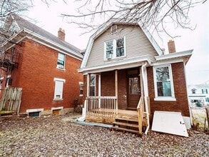 Building Photo - 928 Enright Ave