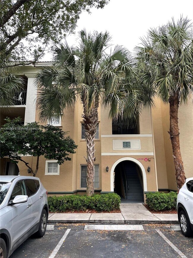 Foto del edificio - 2582 Centergate Dr