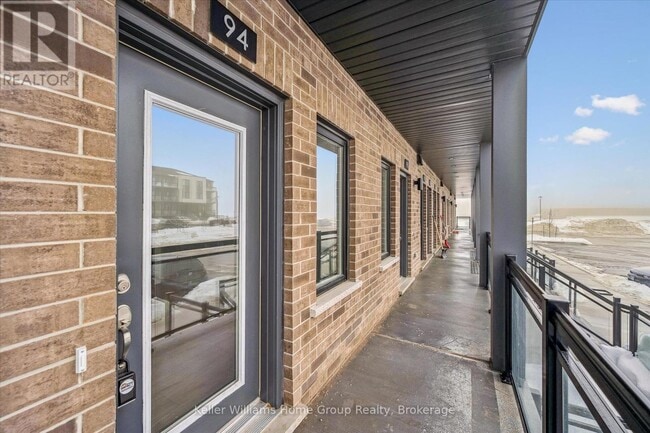 Building Photo - 940 St David St N