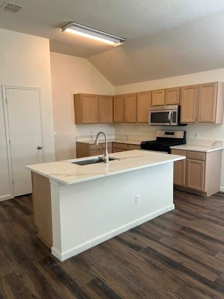 Foto del edificio - 7409 Marsland Ln