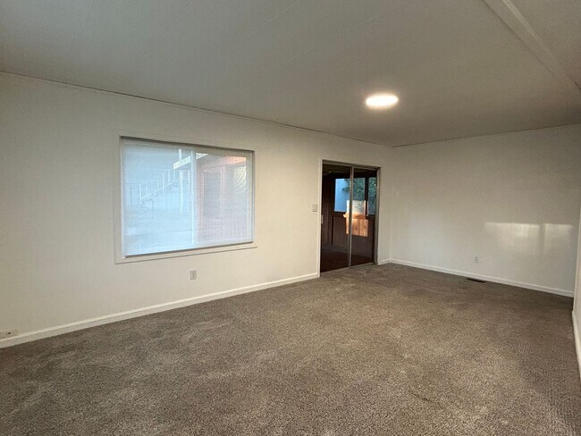 Foto del edificio - 452 Silver Leaf Dr