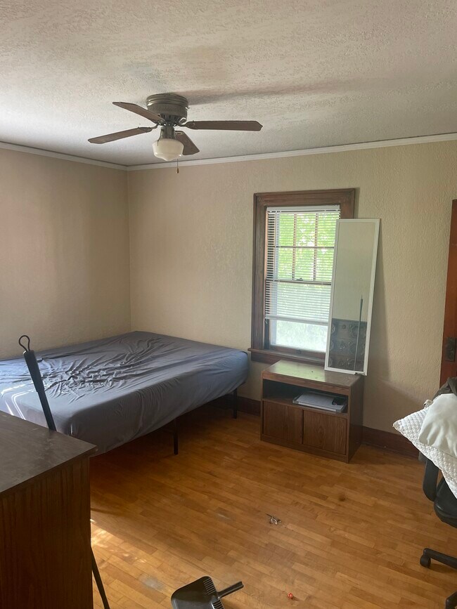 Bedroom 1 - 76 W Division St