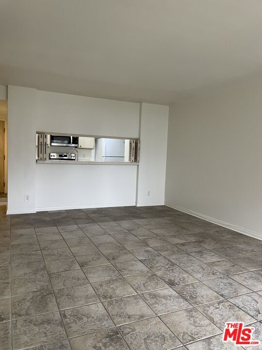 Foto del edificio - 600 W 9th St
