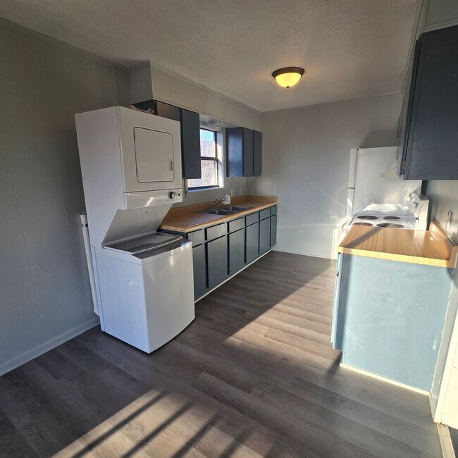 Foto del edificio - Modern & Spacious Upstairs 1 Bedroom Bungalow - Washer/ Dryer Included!