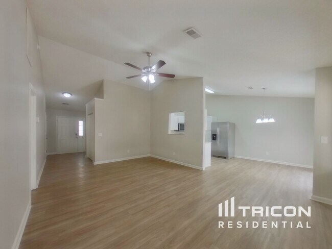 Building Photo - 220 Crimson Oak Dr