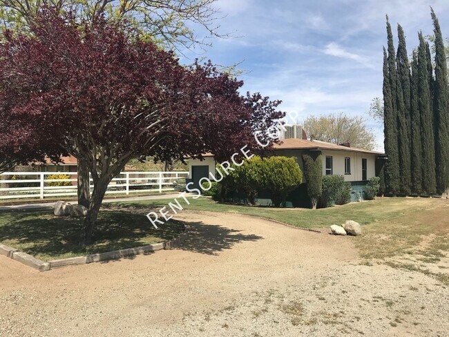 Foto del edificio - 2 Bedroom 1 Bath Home in West Lancaster!