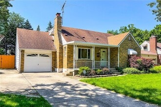 Building Photo - 512 Carrlands Dr