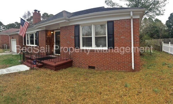 Foto del edificio - 1017 Hodges Ferry Rd