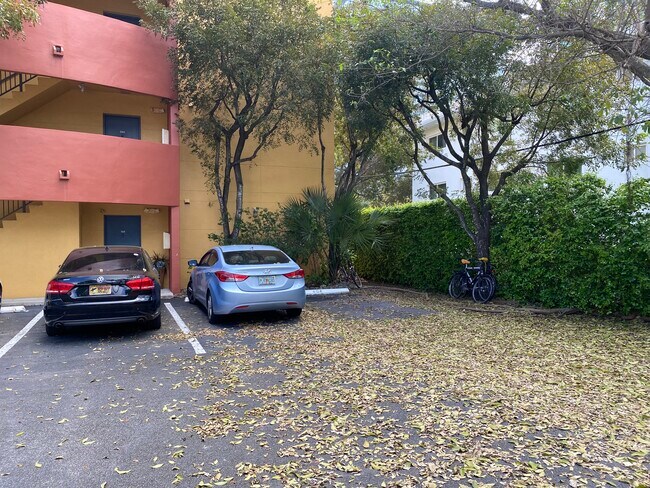 Foto del edificio - 2756 Day Ave