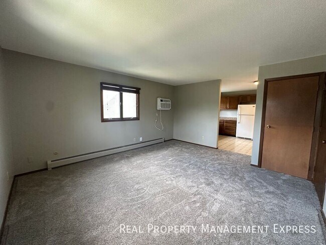 Foto del edificio - Spacious 2 Bedroom Apartment