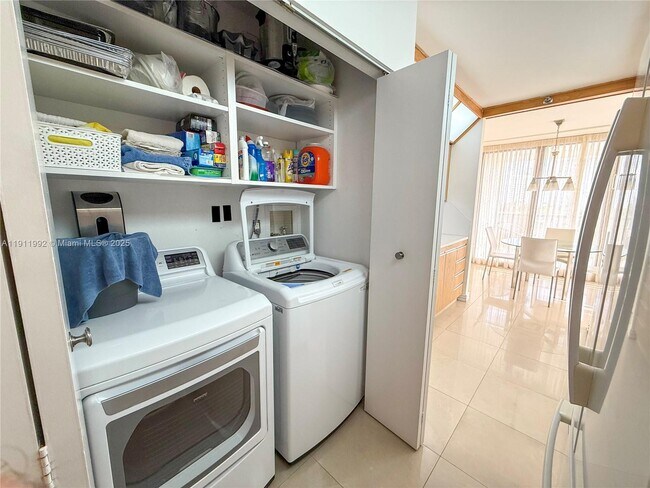 Foto del edificio - 19667 Turnberry Way