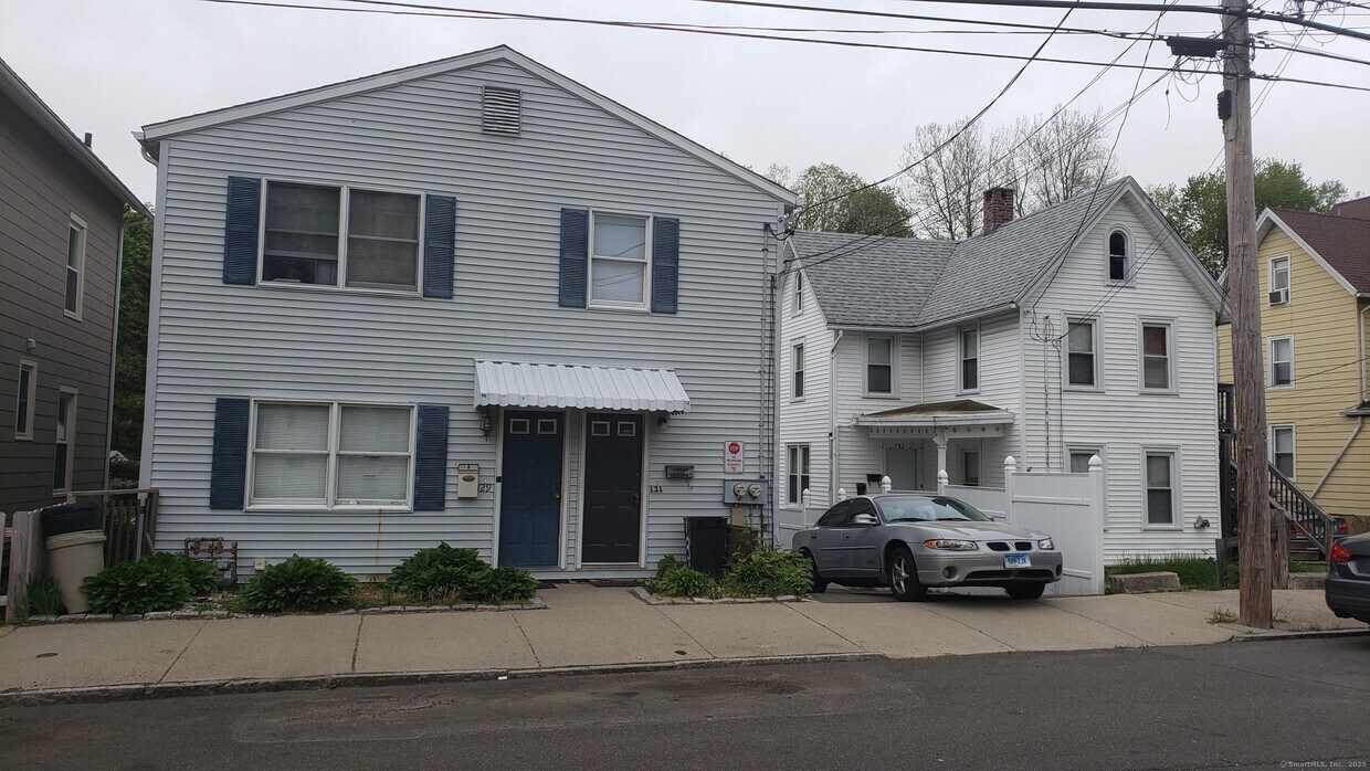 Foto principal - 131 N State St