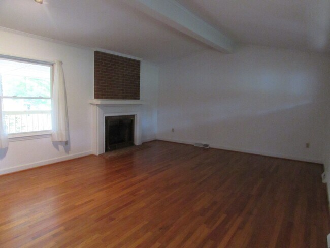 Foto del edificio - One level home in Cornelius