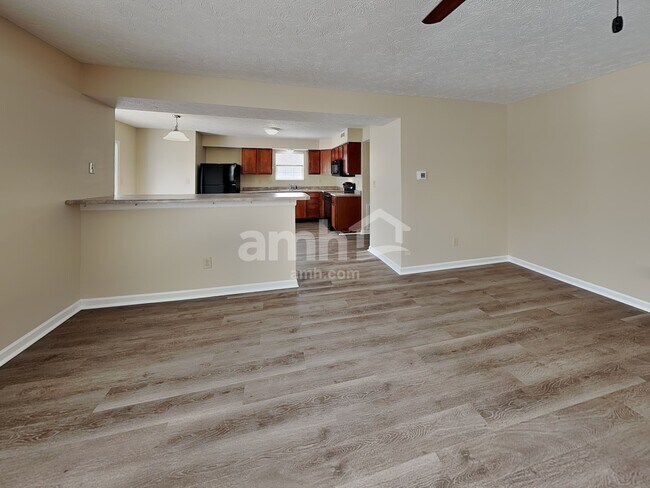 Building Photo - 5640 Rambling Dr