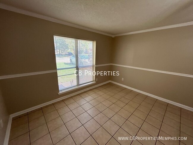 Building Photo - 2235 Oldfield Dr