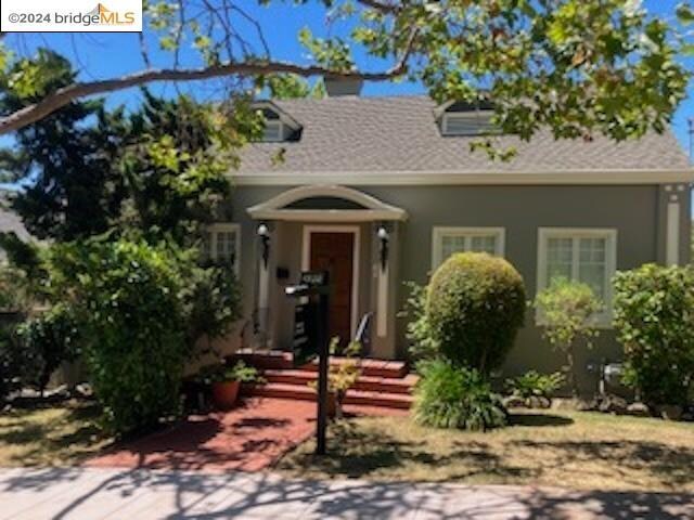 Foto principal - 96 Ramona Ave