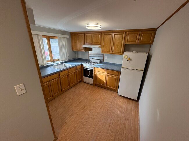 Foto del edificio - 170 Woodland Ave