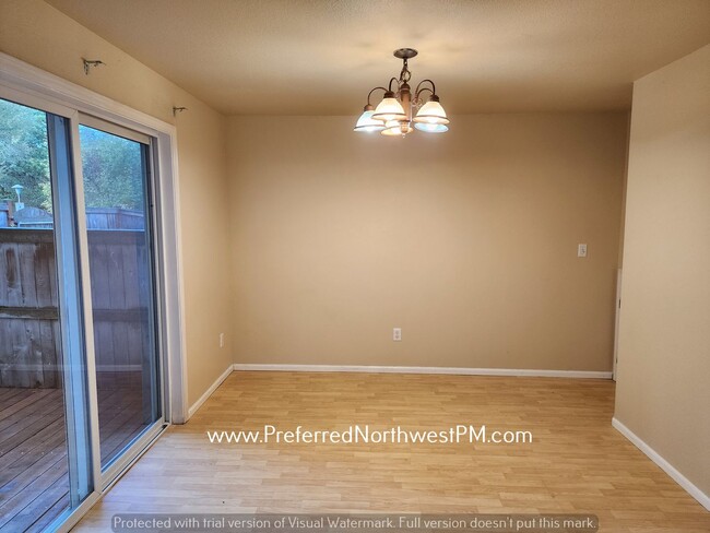 Foto del edificio - Updated Townhouse in South Eugene