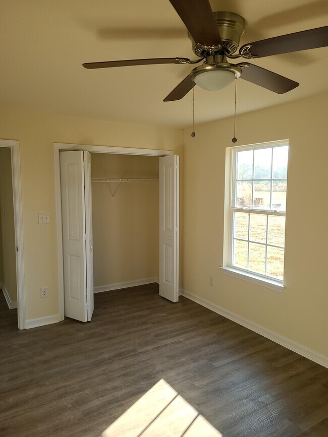 Foto del edificio - 2401 Old Cape Charles Rd