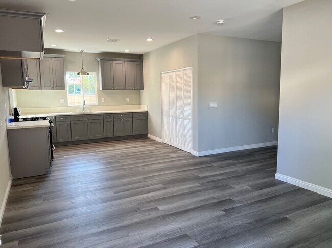 Foto del edificio - 18414 Horst Ave