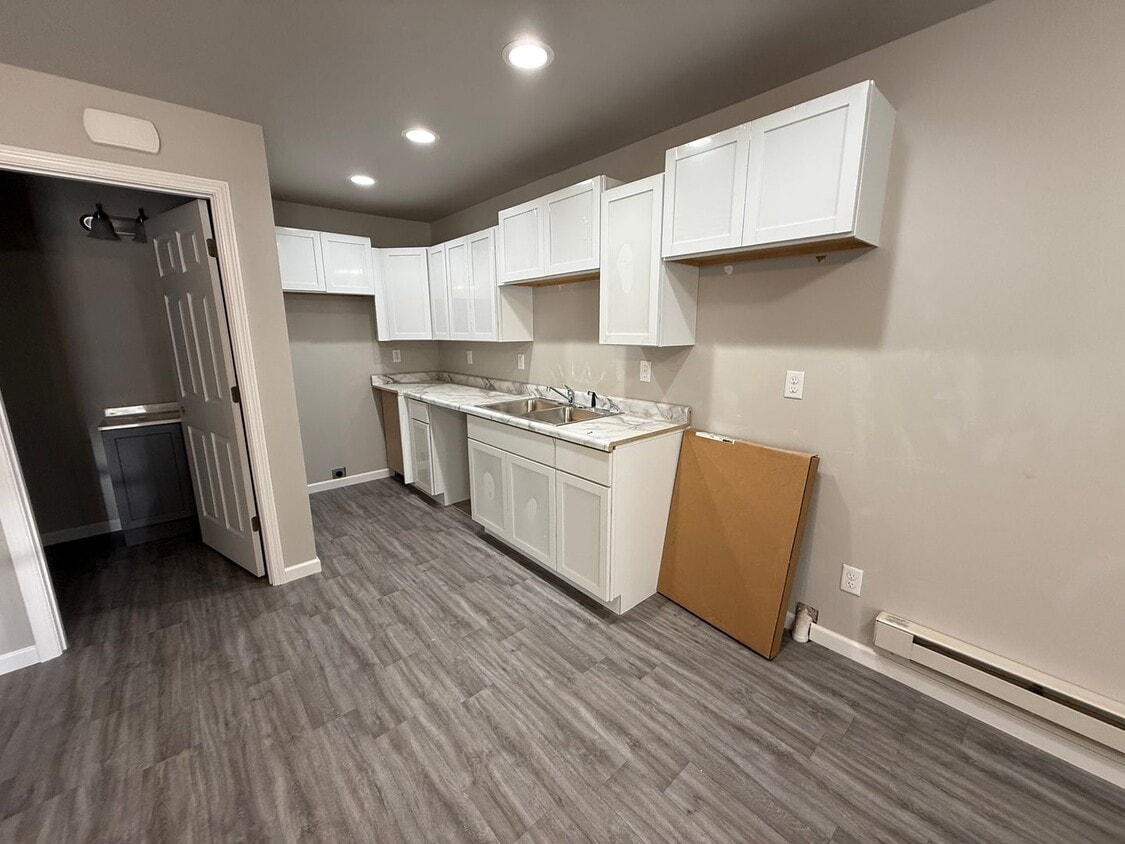 Primary Photo - Piper Place
