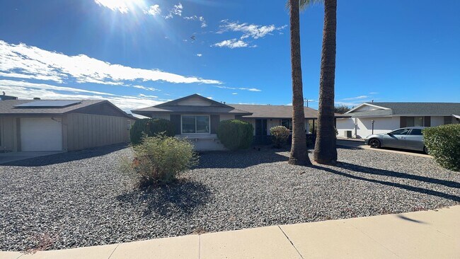 Foto del edificio - 2 Bedroom - 2 Bath - 1400 Sq. Ft. Home - 55+ Community in Sun City