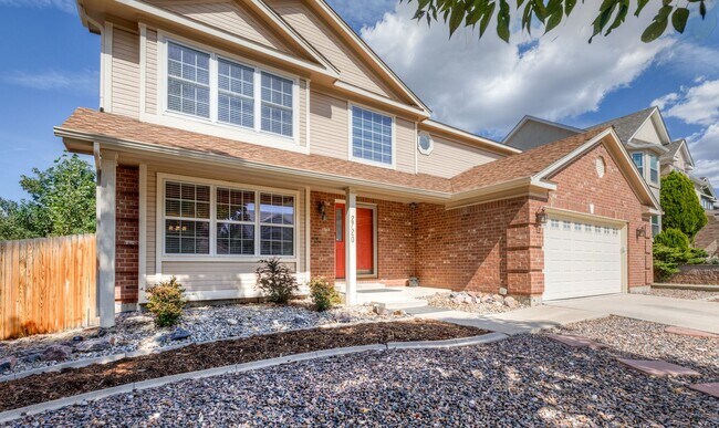Foto del edificio - Stunning 5 Bedroom, 3.5 Bath Remodeled Hom...