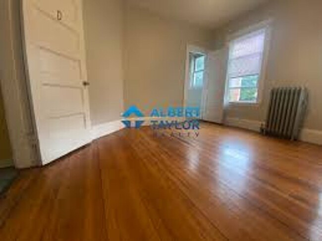 Building Photo - Single-Family House in Mission Hill, Porch...