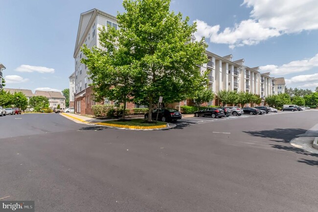 Building Photo - 21210 McFadden Square