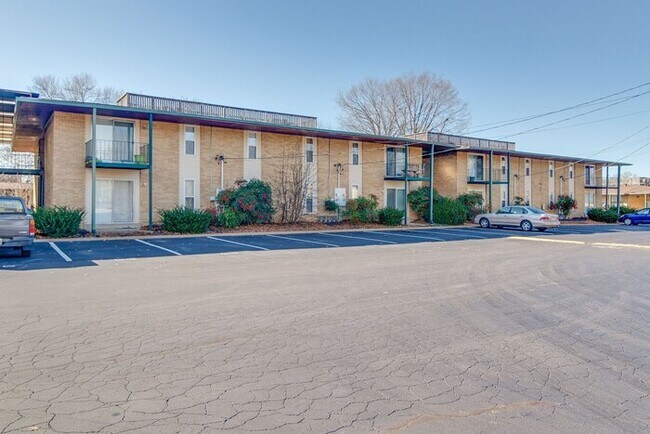 Building Photo - MOVE IN READY NASHVILLE RENTAL!!