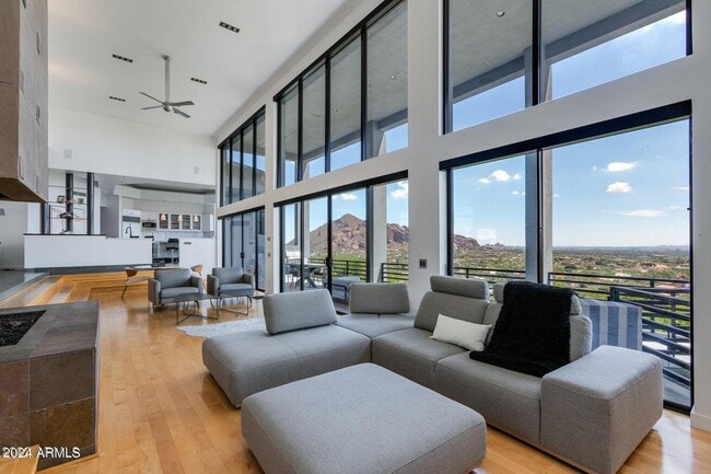 Building Photo - 4228 N Highlands Dr