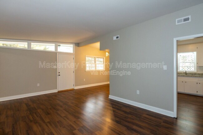 Foto del edificio - 6313 Johnsdale Rd