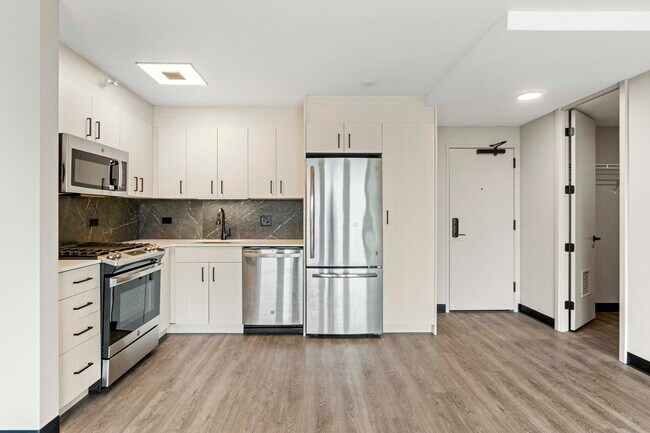 Foto del edificio - 1912 W Ogden Ave