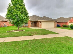 Building Photo - 10721 SW 31st Ct