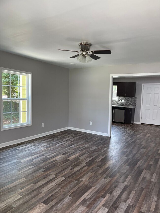 Building Photo - 3 Bedroom Duplex in Gainesville