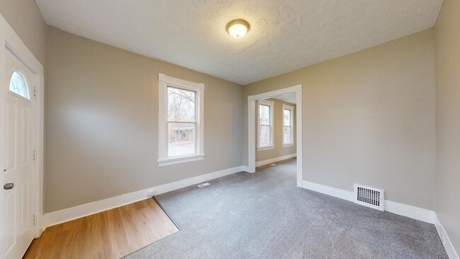 Building Photo - 3218-22 Walton