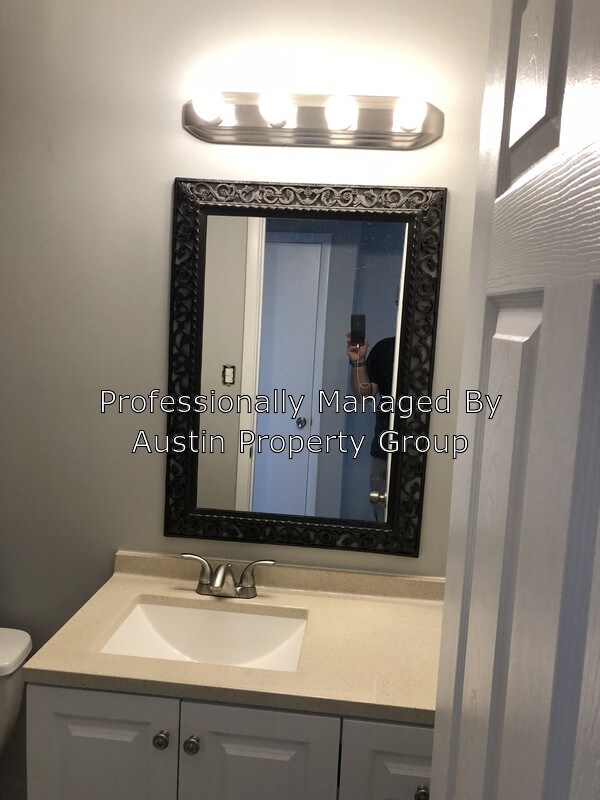 Building Photo - 29 Aldeberan Dr