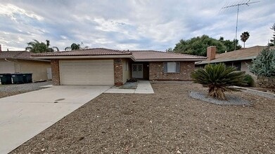 Building Photo - 577 Montebello Pl