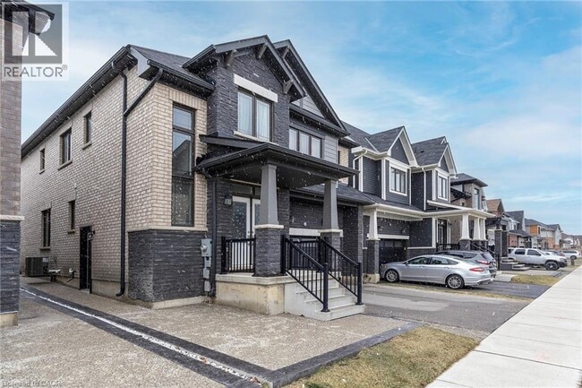 Building Photo - 22 Whithorn Cres