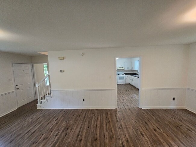 Building Photo - AVAILABLE NOW IN PRINCE GEORGE COUNTY >>>V...