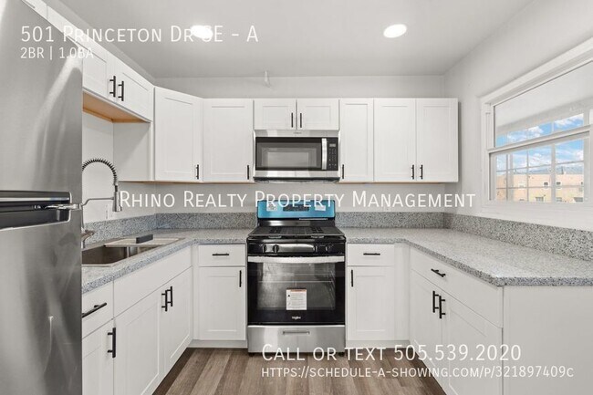 Building Photo - Newly Remodeled 2 Bedroom Near CNM!