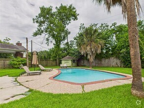 Building Photo - 9202 Bintliff Dr