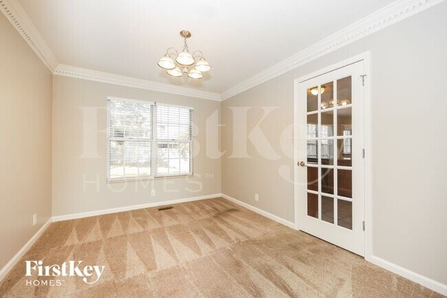 Building Photo - 1133 Burlingame Ct